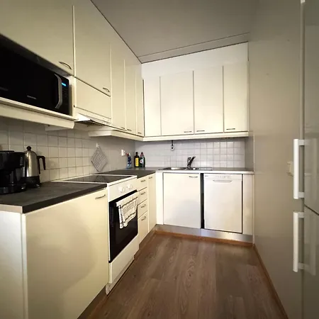 Saunallinen Kaksio Lutakossa -huippusijainti! Apartamento